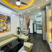 Bán nhà Đại La, 5Tầng, đúc BTCT, ngõ rộng 3m, cách mặt phố 20m. DT sổ: 30m2, giá 5,2tỷ  (có TL)